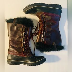 Sorel- Joan of Artic thick dark red wool lined winter boots
